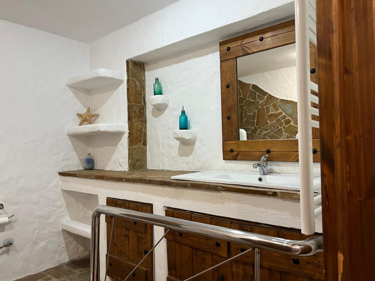 Apartment In Salamina With Garden & Sea View Selinia Exteriér fotografie