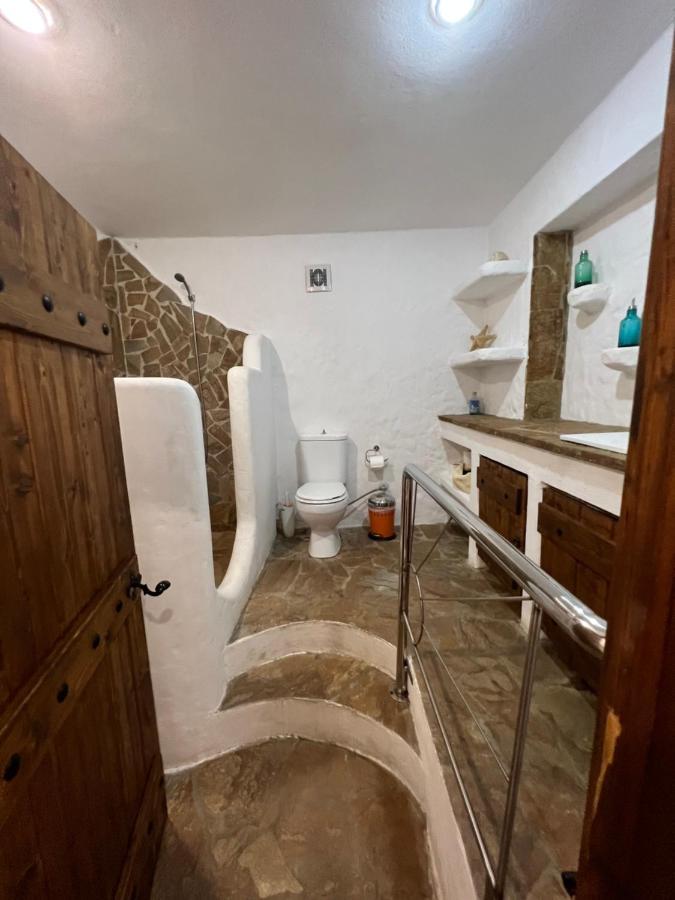 Apartment In Salamina With Garden & Sea View Selinia Exteriér fotografie